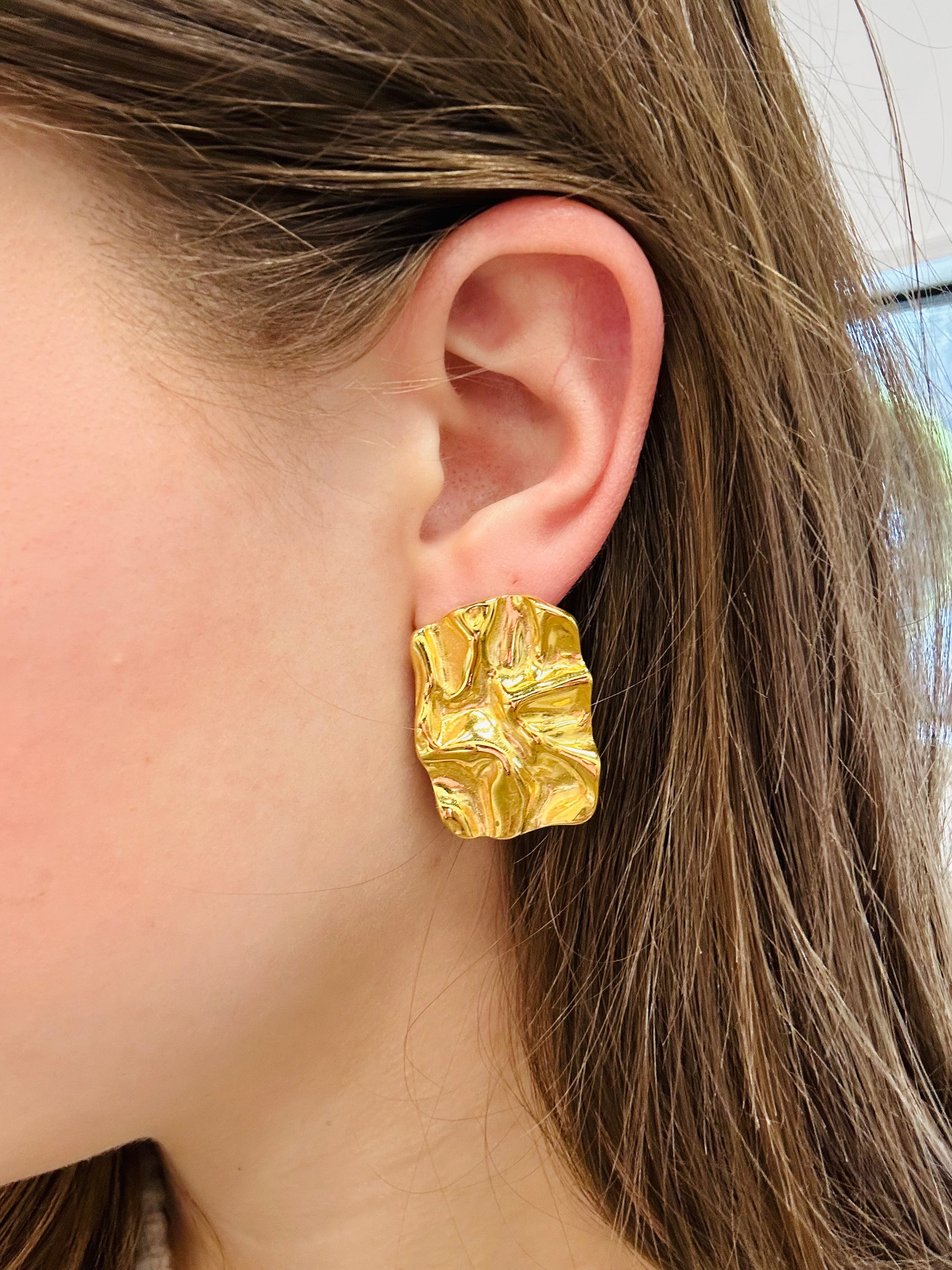Glided Wave Studs
